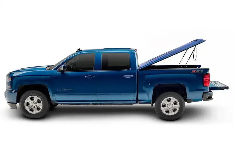 Undercover Lux Tonneau Cover – Soft Roll-Up Design For Chevrolet Silverado 5'9" Beds (2014–2018) 1